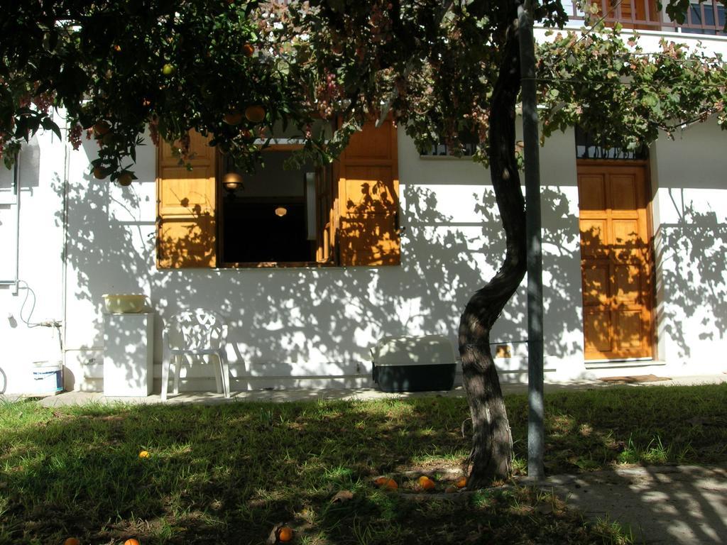 Apartment Next To The Sea In Poseidonia Posidhonía Eksteriør bilde